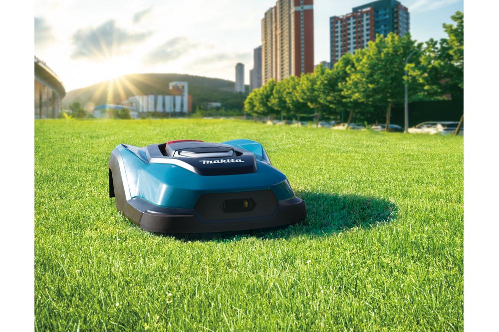  Der ERSTE M&auml;hroboter von Makita